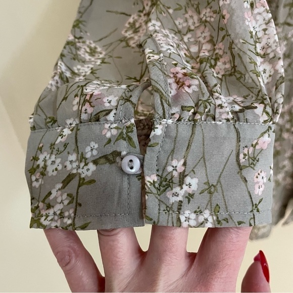 REQUEST Chiffon Floral 3/4 Length Button Down Tunic Shirt, Size XS Greenish Grey - Picture 7 of 10